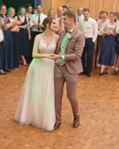 Dani & Flo beim Hochzeitstanz